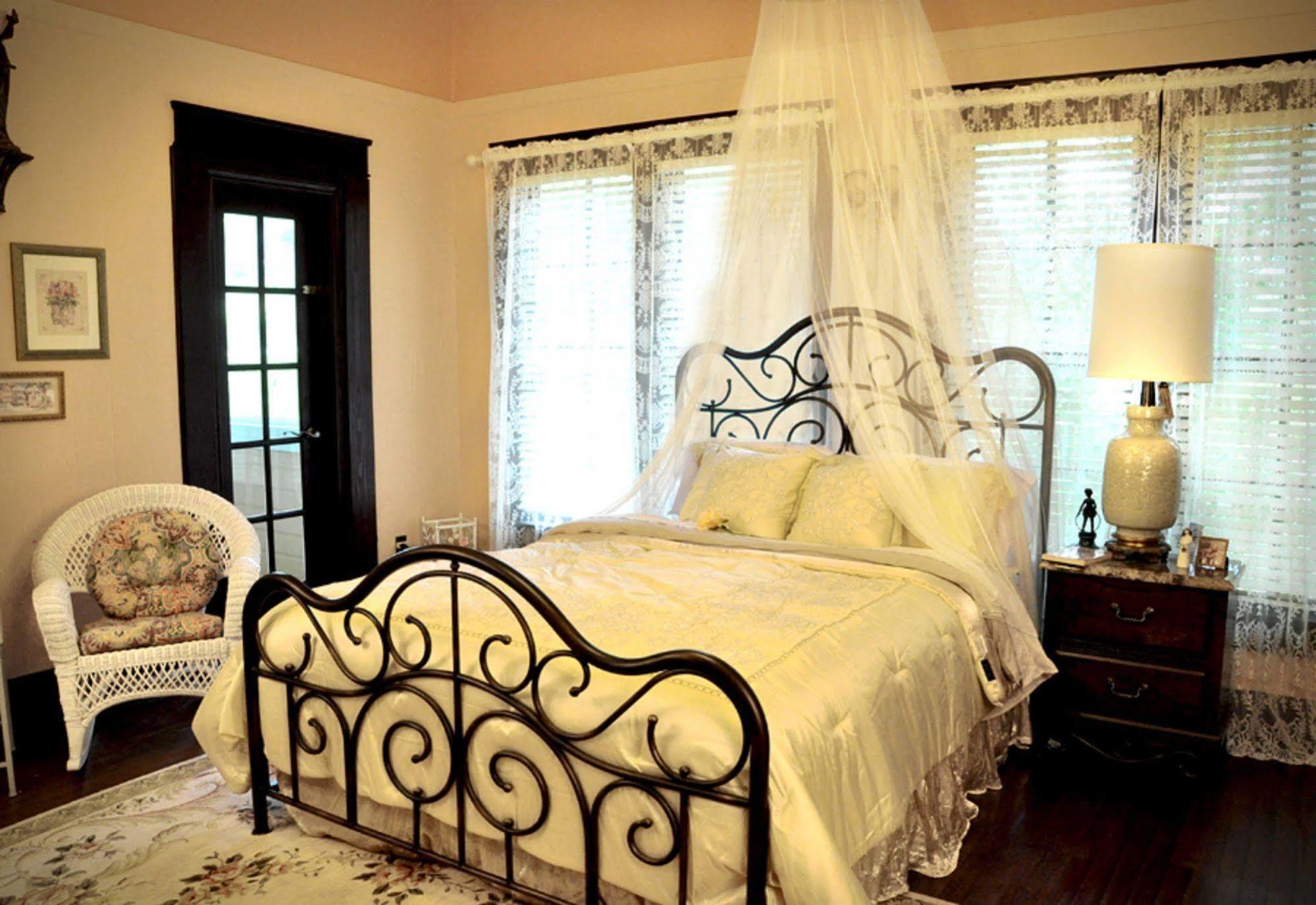 Texas Forest Country Retreat Huntington Esterno foto
